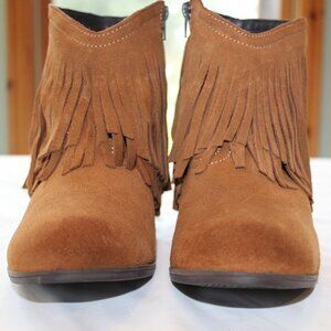 Taos Suede Fringed Brown Boots Size 10  NWOT Never Worn